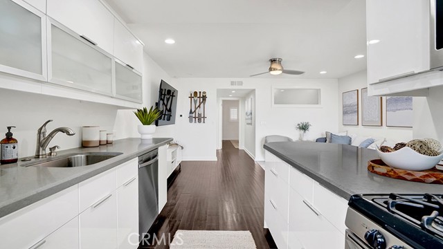 1202 N Pacific Street, Oceanside CA: https://media.crmls.org/medias/826e0bcb-4f42-4394-adf1-a82813b7afd2.jpg