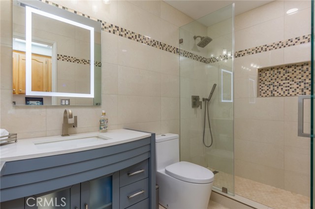 15535 Mallory Court, Moorpark CA: https://media.crmls.org/medias/826f121f-757f-412f-b9ca-764ad4c72917.jpg