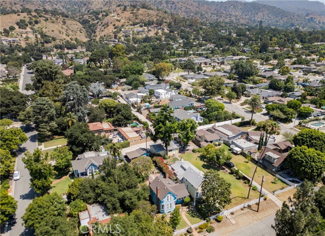 211 E Virginia Avenue, Glendora CA: https://media.crmls.org/medias/826f6a91-4462-4529-ba78-faefdfe728ef.jpg