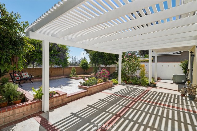 23441 Via Ronda, Mission Viejo CA: https://media.crmls.org/medias/826fb8fc-c9ff-4be4-a647-c11934946b08.jpg