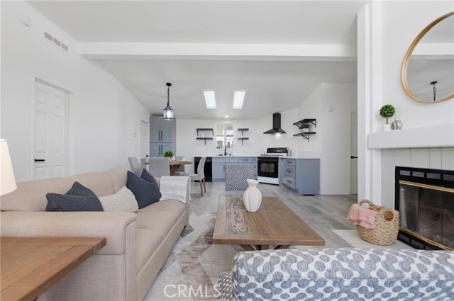 Detail Gallery Image 6 of 55 For 4901 Green River #153,  Corona,  CA 92878 - 3 Beds | 2 Baths