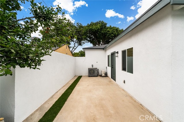 Detail Gallery Image 18 of 59 For 7020 Schroll St, Lakewood,  CA 90713 - 4 Beds | 4 Baths