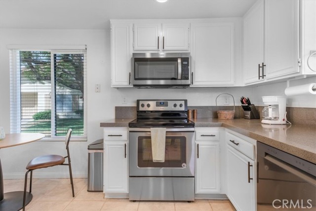 Image 17 of 58 For 332 Villena Way
