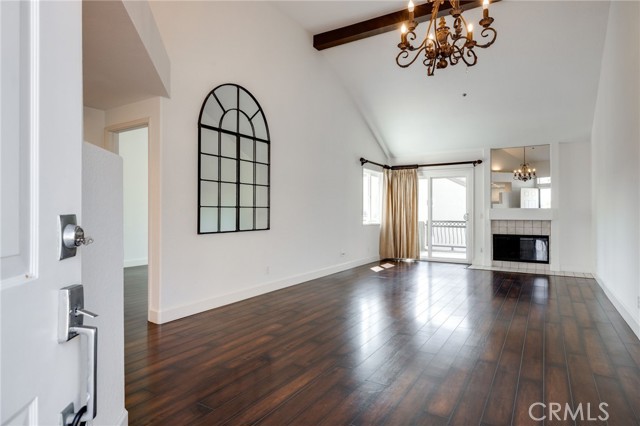 Detail Gallery Image 3 of 16 For 430 Lake St #304,  Huntington Beach,  CA 92648 - 2 Beds | 2 Baths