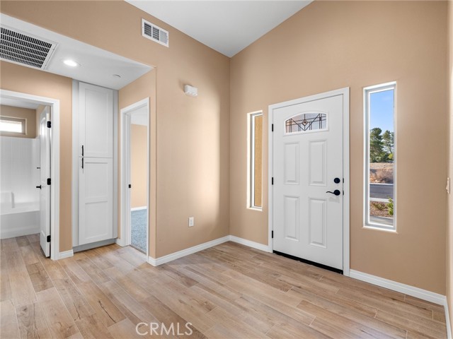 13835 Burning Tree Drive, Victorville CA: https://media.crmls.org/medias/82726ae6-5833-4c1c-8ec9-190a4b601e5b.jpg