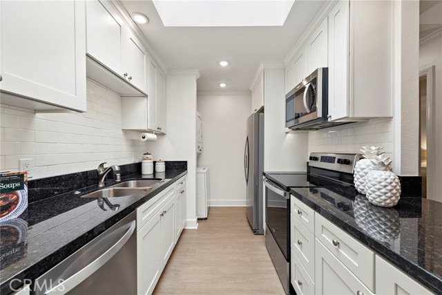 Detail Gallery Image 5 of 17 For 964 Calle Aragon #D,  Laguna Woods,  CA 92637 - 2 Beds | 1 Baths