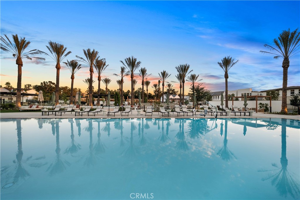 https://media.crmls.org/medias/8272b290-d940-4b65-b3be-928091a1a655.jpg?preset=X-Large