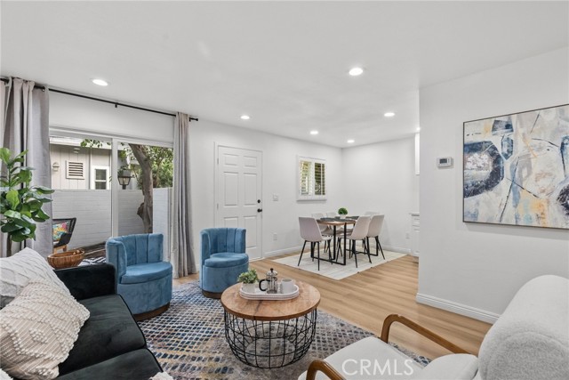 Detail Gallery Image 2 of 26 For 10847 Blix St #5,  North Hollywood,  CA 91602 - 1 Beds | 1 Baths