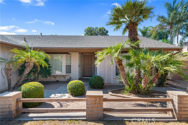 Detail Gallery Image 3 of 47 For 264 Loma Verde, Colton,  CA 92324 - 3 Beds | 2 Baths