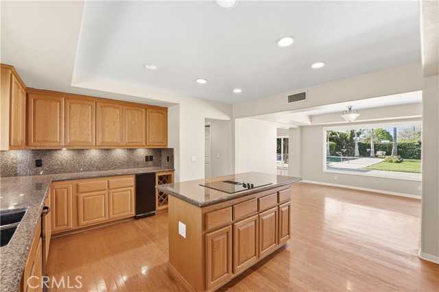Detail Gallery Image 19 of 32 For 1062 El Camino, Santa Ana,  CA 92705 - 4 Beds | 2/1 Baths