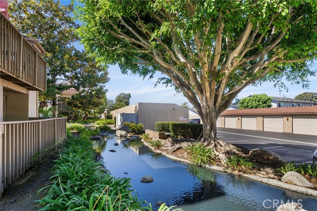 Detail Gallery Image 3 of 26 For 16512 Blackbeard Ln #200,  Huntington Beach,  CA 92649 - 3 Beds | 2 Baths