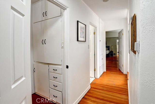4221 Hazel Kirk Drive, Los Angeles CA: https://media.crmls.org/medias/827428e3-f36f-4d35-9fe8-e2f12a567105.jpg