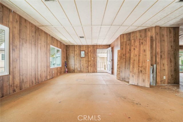 2930 W Rialto ave, Rialto CA: https://media.crmls.org/medias/82752570-1cb5-49b2-9a0f-3b77e96fcb9e.jpg