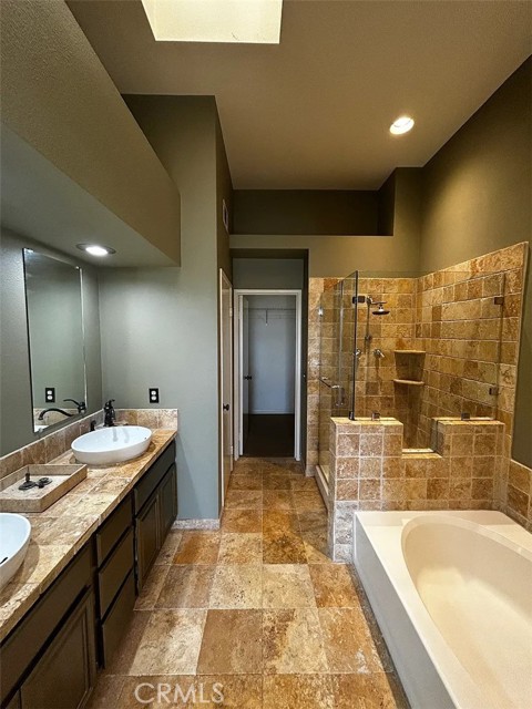 Detail Gallery Image 7 of 11 For 2230 Indigo Hills Dr #3,  Corona,  CA 92879 - 3 Beds | 2/1 Baths