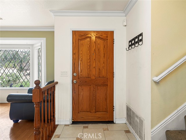 Detail Gallery Image 5 of 39 For 28625 Victoria Rd, Castaic,  CA 91384 - 3 Beds | 2/1 Baths