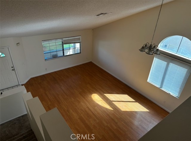 13675 Riverstone Drive, Victorville CA: https://media.crmls.org/medias/82785468-7c3d-4409-904c-e53151202459.jpg
