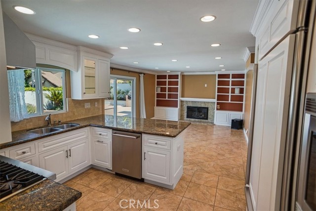 972 Lodestone Court, Newbury Park CA: https://media.crmls.org/medias/82786fe9-7e76-4af7-b071-3cb12265d9c4.jpg