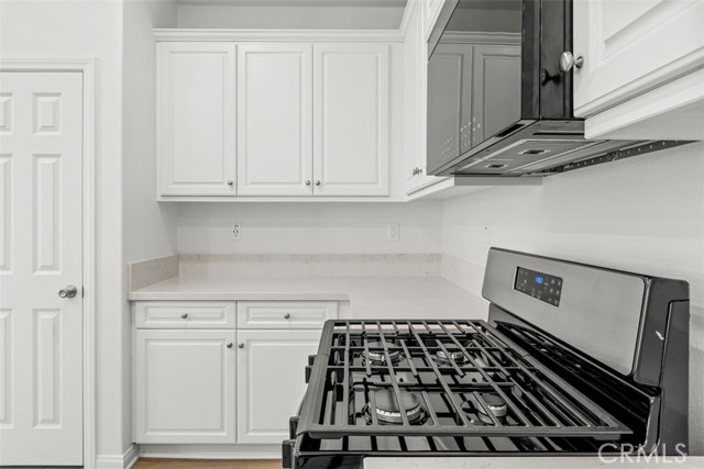 Detail Gallery Image 4 of 15 For 4197 E Carmel Privado, Ontario,  CA 91761 - 3 Beds | 2/1 Baths
