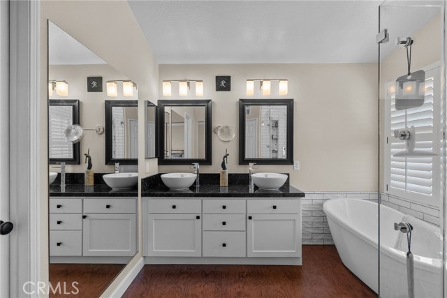 27711 Adonis Lane, Canyon Country CA: https://media.crmls.org/medias/82791be3-5b3e-473e-8453-e3423ff9ae87.jpg