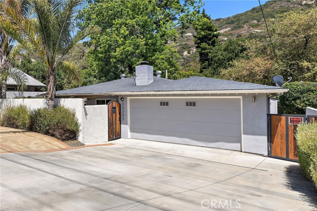 20352 Laguna Canyon Road, Laguna Beach CA: https://media.crmls.org/medias/82796c6e-ac4c-4da0-9049-9471a5d4c569.jpg