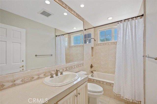 2039 Channelford Road, Westlake Village CA: https://media.crmls.org/medias/8279e2e5-dc20-4b49-baac-94879e858db6.jpg