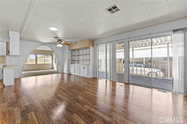 Detail Gallery Image 7 of 24 For 2230 Lake Park #106,  San Jacinto,  CA 92582 - 2 Beds | 2 Baths