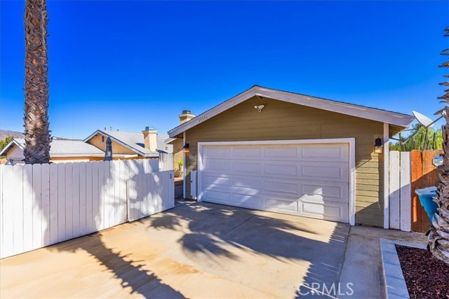 Detail Gallery Image 3 of 32 For 15556 Orange St, Lake Elsinore,  CA 92530 - 3 Beds | 2 Baths