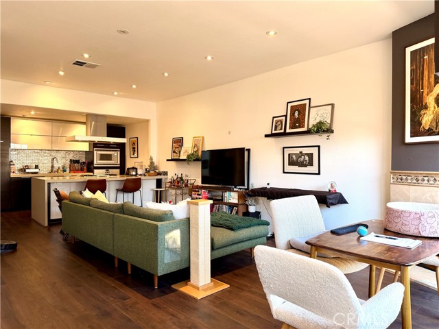 Front Image Thumbnail for CROC25269379