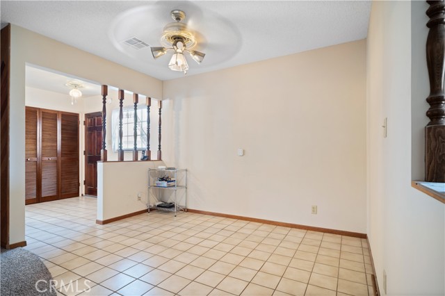 5422 Golondrina Drive, San Bernardino CA: https://media.crmls.org/medias/827a3cc3-75aa-4f28-b655-d29eaba6e26b.jpg
