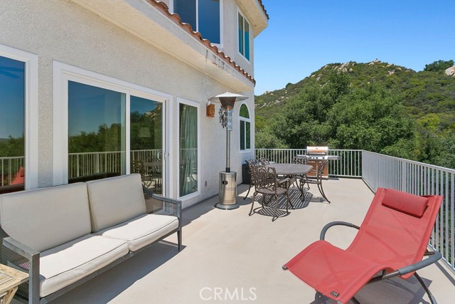 18380 Avenida Caleta, Murrieta CA: https://media.crmls.org/medias/827a794e-55ad-4253-8879-1965a7245f1c.jpg