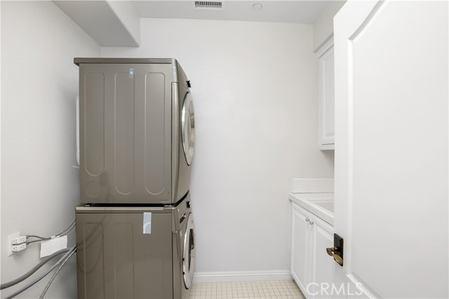 26 Woods Trail, Irvine CA: https://media.crmls.org/medias/827b7fc3-b2e1-4b4e-862a-2e17633040db.jpg