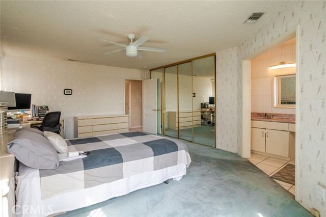 Image 19 of 38 For 4040 Lynd Avenue