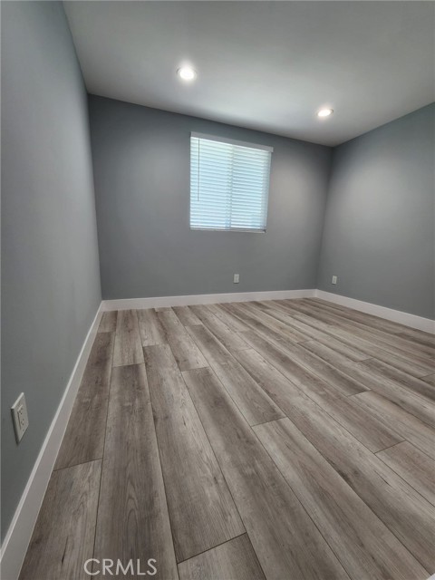 6860 Gentry Avenue photo 8