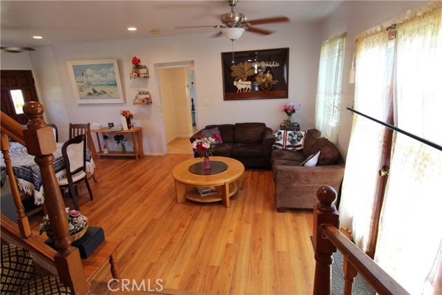 20512 Berendo Avenue, Torrance CA: https://media.crmls.org/medias/827caf22-1bb5-45e1-a4d8-7e4ce9ab44e5.jpg
