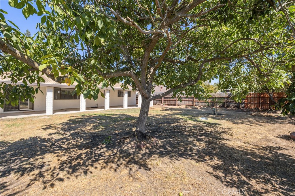 https://media.crmls.org/medias/827d05b9-fef8-41a8-8d10-02437ef06461.jpg?preset=X-Large