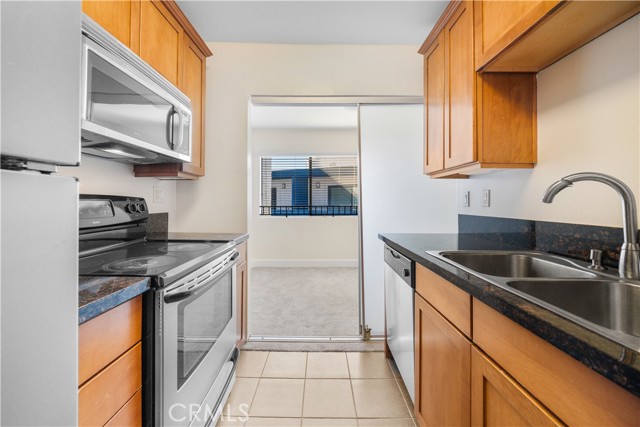 Detail Gallery Image 16 of 32 For 10982 Roebling Avenue #524,  Los Angeles,  CA 90024 - 2 Beds | 1 Baths