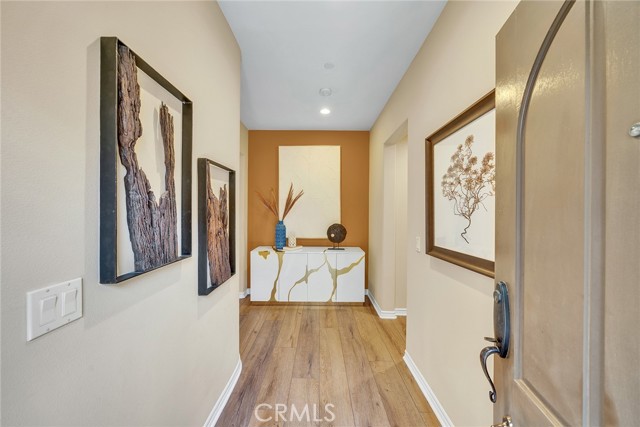 63 Splendor, Irvine CA: https://media.crmls.org/medias/827e0c76-3daf-404c-91c2-9b58b024218a.jpg