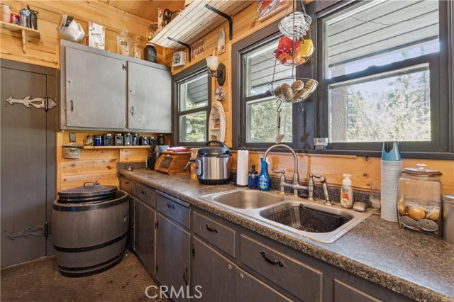 Detail Gallery Image 5 of 49 For 33846 Green Valley Lake, Green Valley Lake,  CA 92341 - 5 Beds | 2 Baths