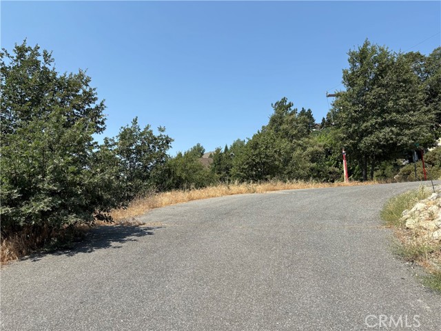 Detail Gallery Image 3 of 6 For 26801 Inyo Ln, Lake Arrowhead,  CA 92352 - – Beds | – Baths