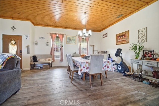 9385 Pinon Hills, Pinon Hills CA: https://media.crmls.org/medias/827ee984-93f5-4e37-8b00-c15c18d4650c.jpg