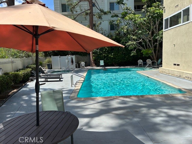 11138 Aqua Vista Street, Studio City CA: https://media.crmls.org/medias/827f3325-c8de-4f9c-be84-5b4e115e15dc.jpg