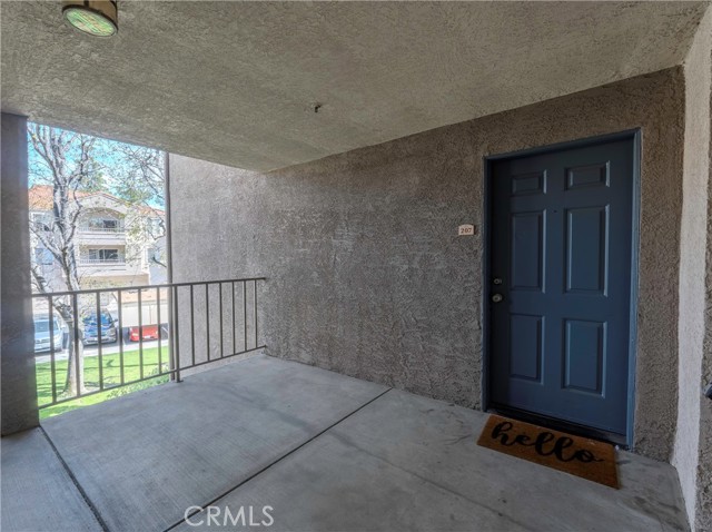 Detail Gallery Image 2 of 36 For 1010 La Terraza #207,  Corona,  CA 92879 - 2 Beds | 2 Baths