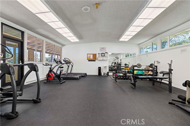 Detail Gallery Image 29 of 34 For 26838 -C Avenue of the Oaks #C,  Newhall,  CA 91321 - 2 Beds | 2 Baths