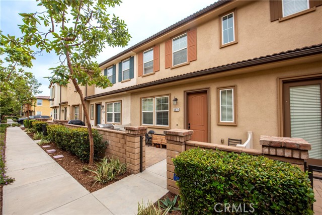 Detail Gallery Image 1 of 11 For 3075 E via Rosso, Ontario,  CA 91764 - 3 Beds | 2/1 Baths