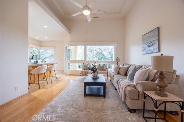 3185 Via Casita Place, Chico CA: https://media.crmls.org/medias/828190ae-3606-4bbf-a773-8010912f7a89.jpg