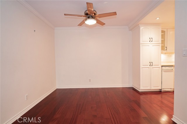 Detail Gallery Image 9 of 16 For 200 Mcneil Ln #104,  Newport Beach,  CA 92663 - 2 Beds | 2 Baths