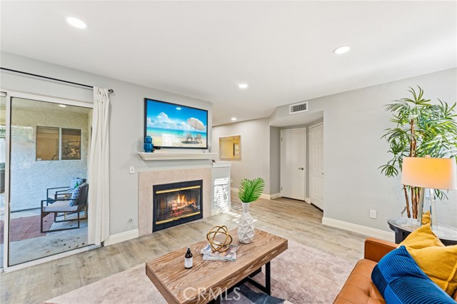 Detail Gallery Image 3 of 39 For 54 Corniche Dr #B,  Dana Point,  CA 92629 - 2 Beds | 2 Baths