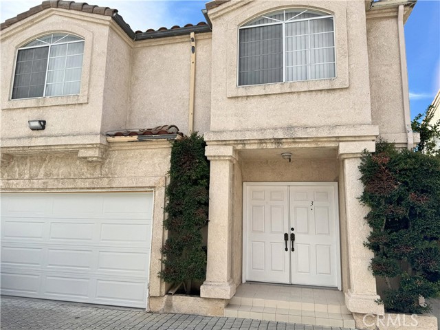 Detail Gallery Image 18 of 18 For 18319 Hart St #3,  Reseda,  CA 91335 - 4 Beds | 4 Baths