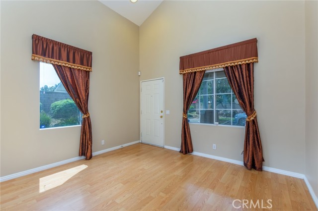 Detail Gallery Image 7 of 32 For 1654 Rush Haven Way, Simi Valley,  CA 93065 - 3 Beds | 2/1 Baths