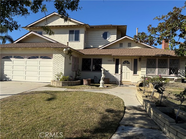 Detail Gallery Image 2 of 37 For 15141 Victoria Ln, Huntington Beach,  CA 92647 - 5 Beds | 3 Baths